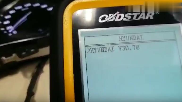 OBDSTAR-X300M-Test-on-Hyundai-I20-Elite-2017-Odometer-Correction-5 (2)